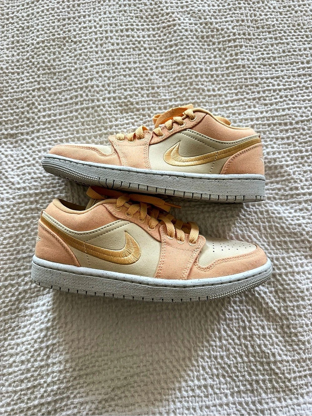 Nike Air Jordan 1 Low Sneakers Pink & Tan Girls US 3.5